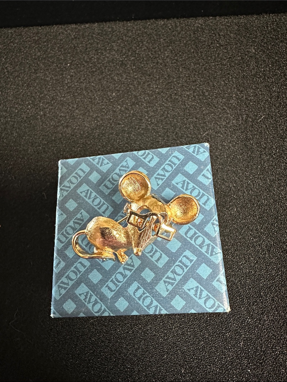 Vintage 1970’s Avon “Spectacular Mouse” Gold-Tone Brooch Pin
